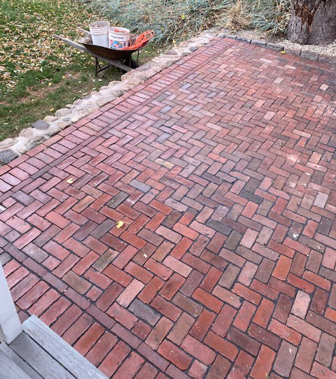 Herringbone brick pattern for patio